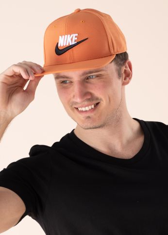 Nike cepure ar nagu Futura